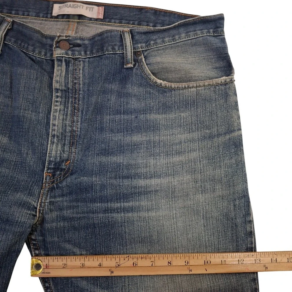 Vintage Levis 505 Straight Fit Jeans Men's  40x30 Medium Wash Blue Denim Y2K